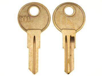 Key Blank Y11