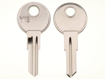 Key Blank Y13